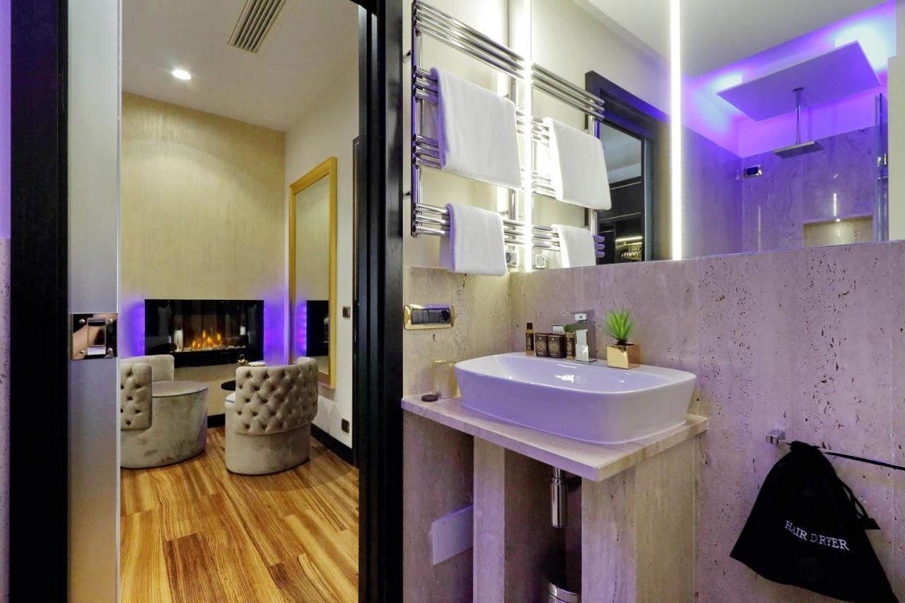Spanish Hills Collection Luxury & Jacuzzi Pensión 4*