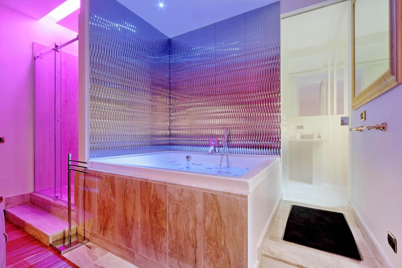 Spanish Hills Collection Luxury & Jacuzzi Pensión 4*